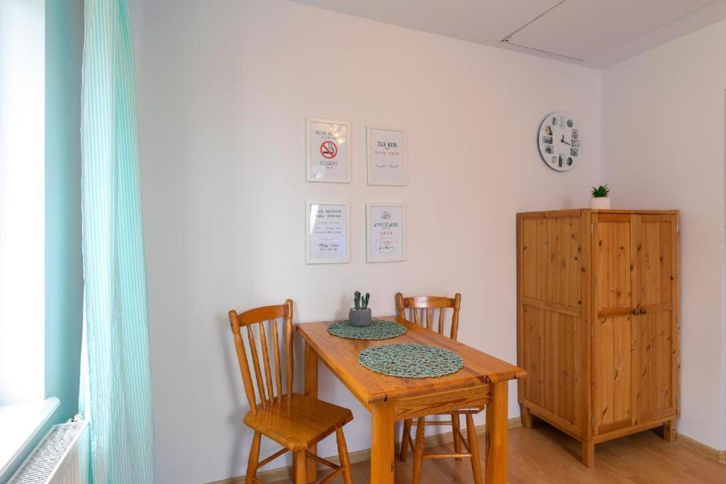 Ferienwohnung Studio I Pokoje I Pokoje Z Lazienkami Danzig Exterior foto